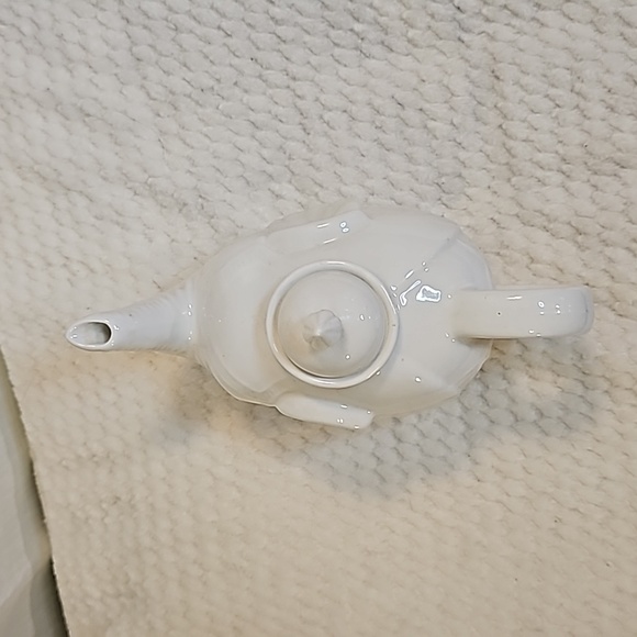 Cordon Bleu Porcelain Elephant Tea Pot - Picture 4 of 10